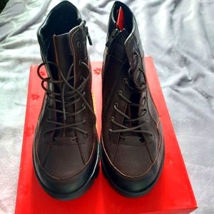 Brand new 100% real leather men's Boots